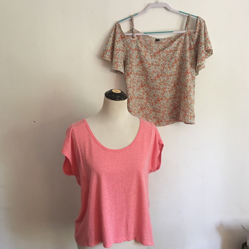 2 TOPS Orange Floral Blouse and Peach Zipper Tee: 20 inches Pit2pit